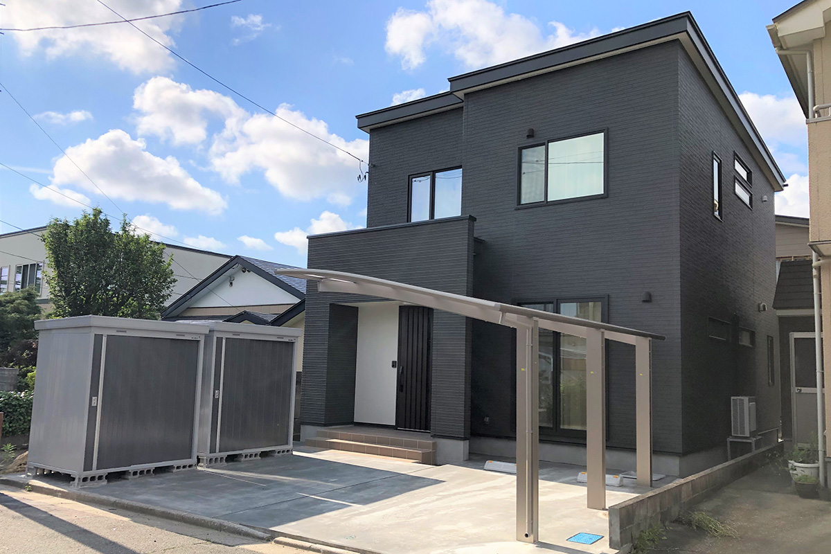 秋田市 新築 敷地面積38坪の狭小地で、合計10帖の収納スペースを備える3LDKの家
