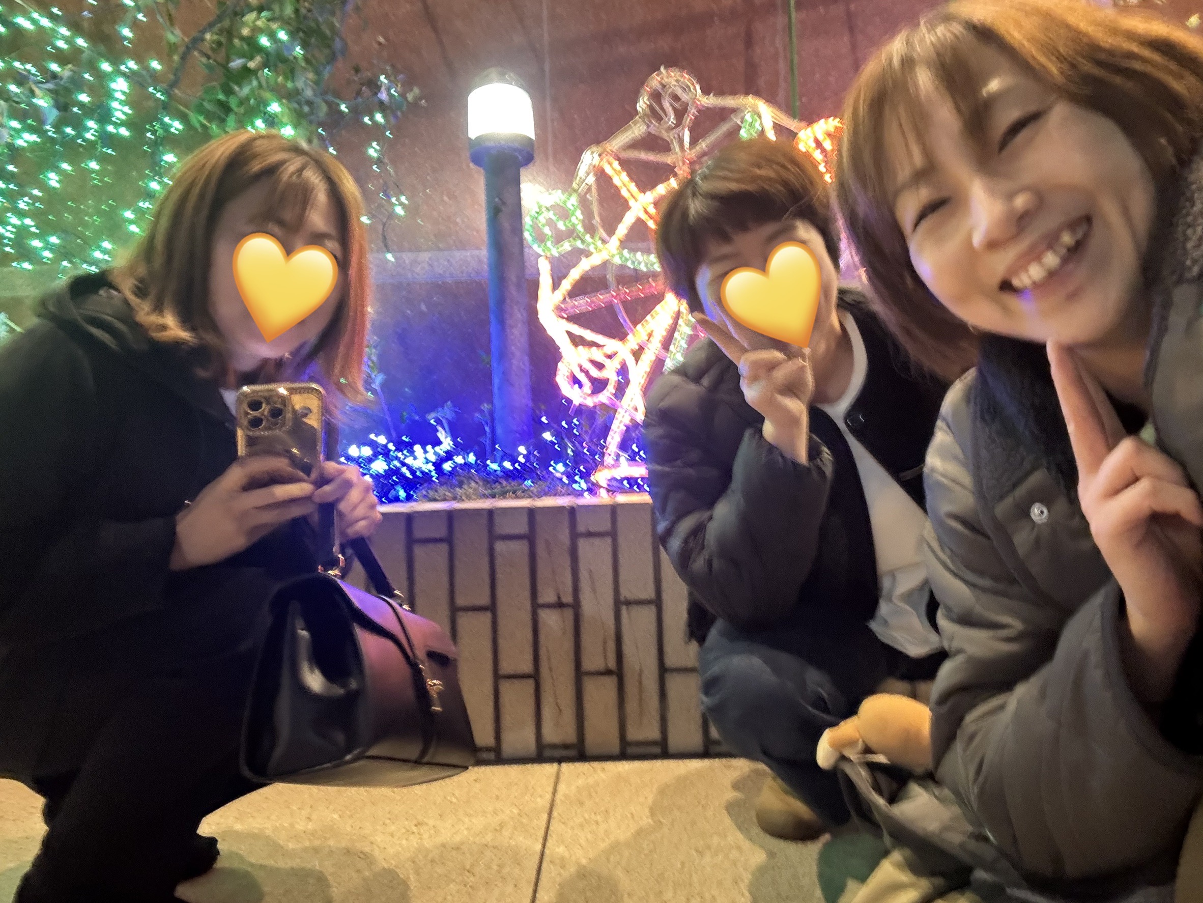 大昌園さんの前のイルミネーションで自撮りをしたら<br>元々の野外ライトがメインになっちゃった件🤣🤣🤣