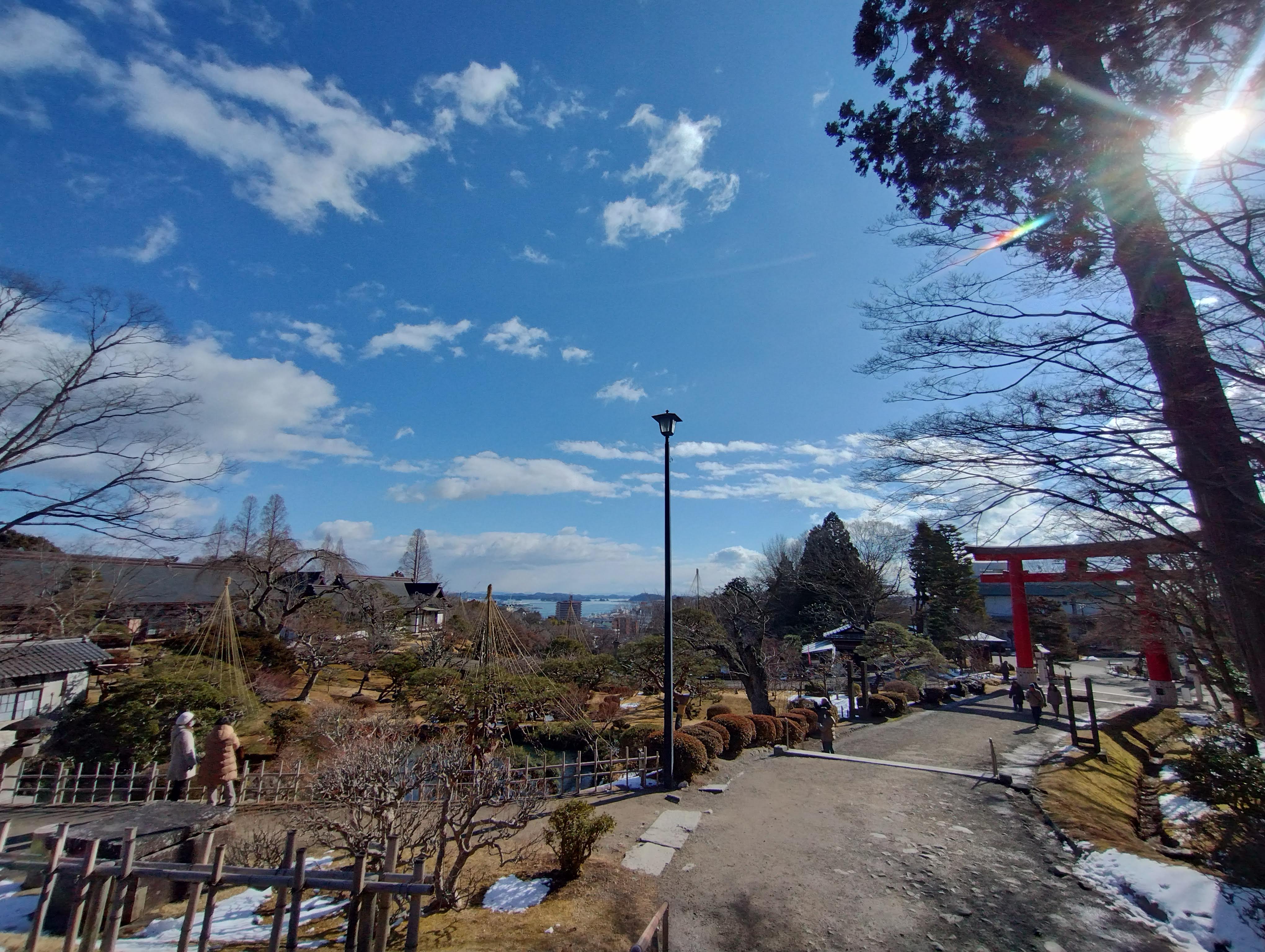 2025年2月 快晴<br>福島からの帰りがけにたまたま立ち寄った塩竃神社。<br>天気が良すぎて眺めも最高でした。